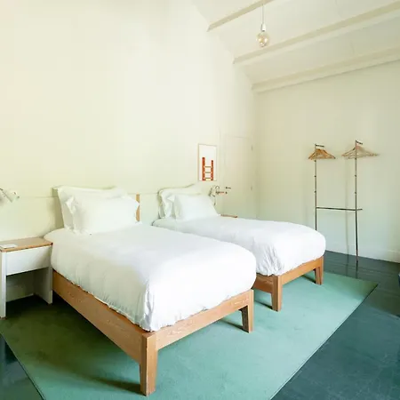 Duas Portas Townhouse 4*
