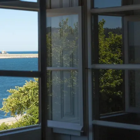 Duas Portas Townhouse 4*