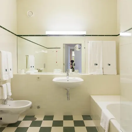 Duas Portas Townhouse 3*
