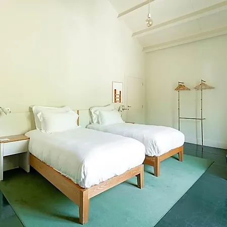 Duas Portas Townhouse Bed and breakfast