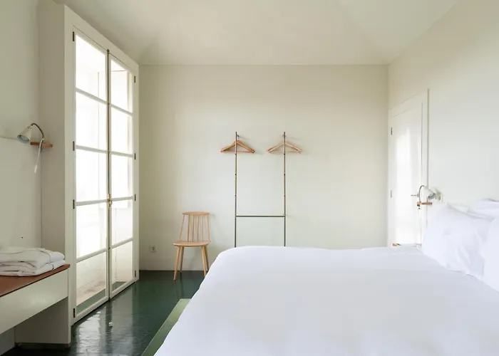 Duas Portas Townhouse Alojamento de Acomodação e Pequeno-almoço 4*