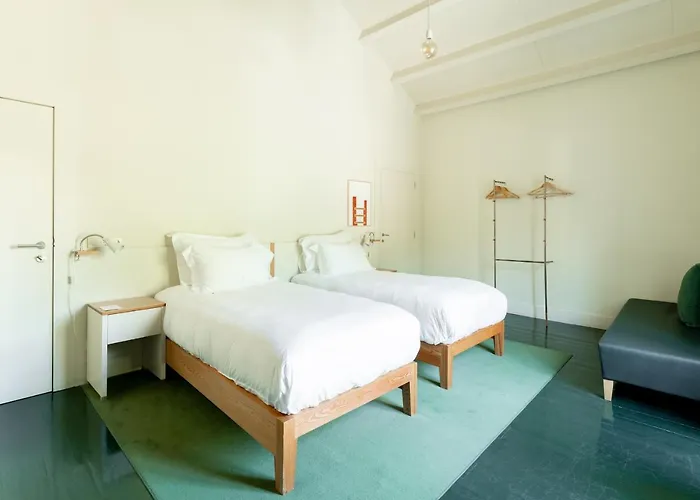 Duas Portas Townhouse 4*